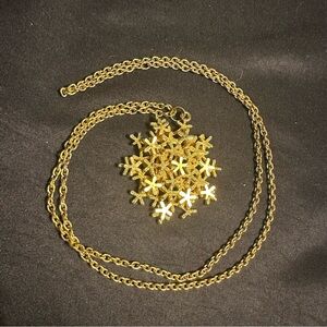 Vintage Gold Tone Snowflake Pendant Necklace Continuous Chain Coastal Starfish